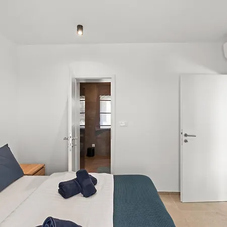 Prázdninový dům Delfis With Private Pool And Three Bedrooms Kukci