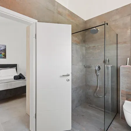 Delfis With Private Pool And Three Bedrooms