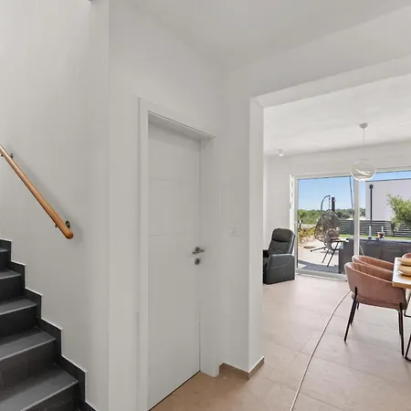 Delfis With Private Pool And Three Bedrooms Дом отдыха Kukci