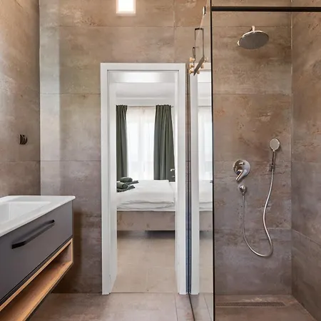 Delfis With Private Pool And Three Bedrooms Дом отдыха